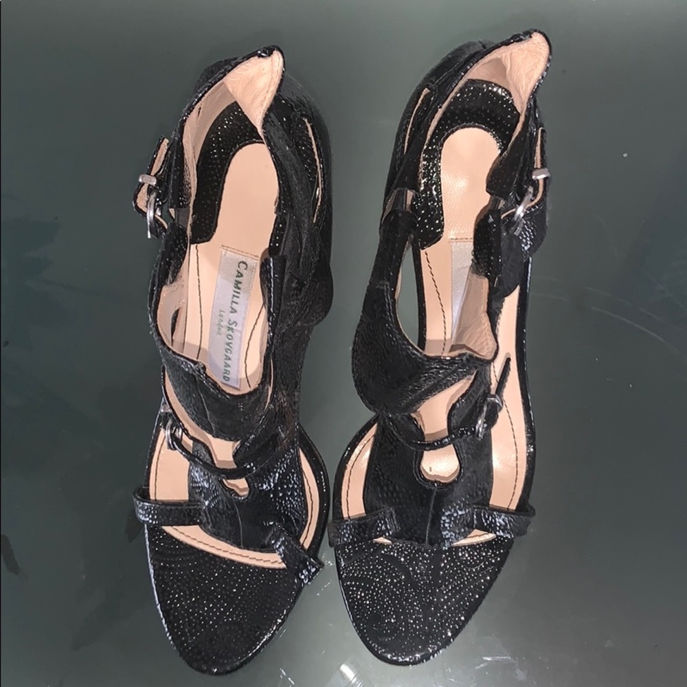 Shoe
